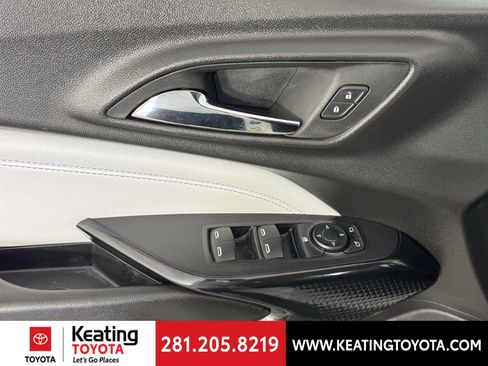 Used 2025 Chevrolet Trax LT w/ LT Convenience Package image 12