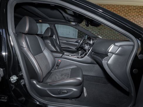 Used 2023 Nissan Maxima SR w/ Sport Mat Group image 24