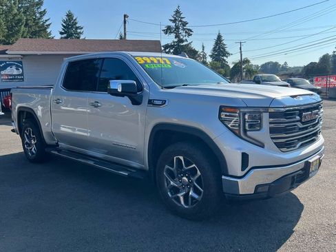 Used 2022 GMC Sierra 1500 SLT w/ SLT Premium Plus Package AWD/4WD image 15