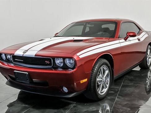 Used 2010 Dodge Challenger R/T RWD image 5
