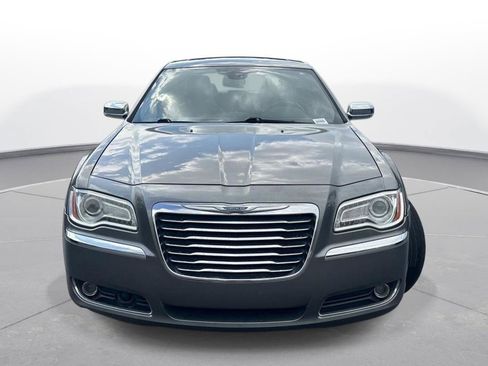 Used 2012 Chrysler 300 Limited w/ Luxury Group RWD image 3