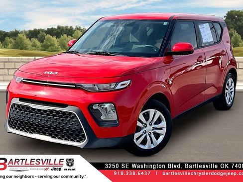 Used 2022 Kia Soul LX FWD image 1