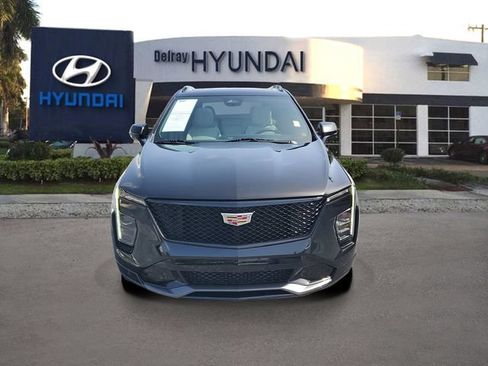Used 2024 Cadillac XT4 Sport FWD image 2