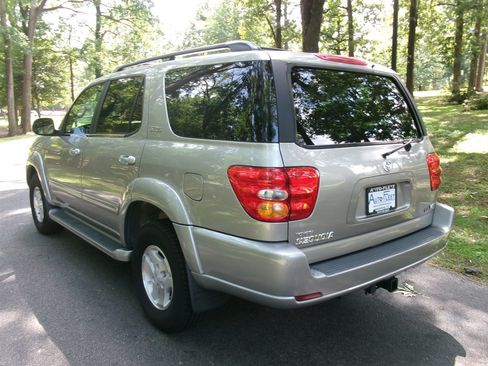 Used 2003 Toyota Sequoia SR5 RWD image 7