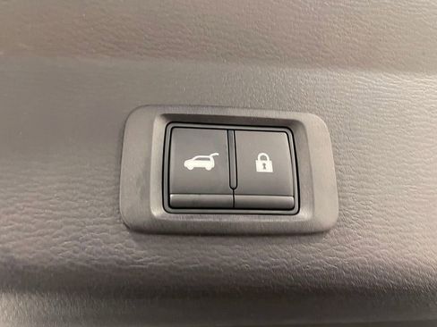 Used 2025 Mitsubishi Outlander AWD image 13