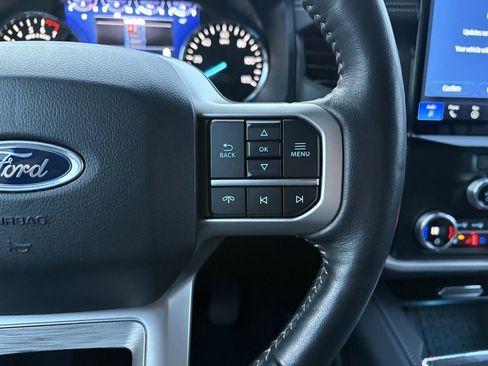 Certified 2024 Ford Expedition XLT image 24