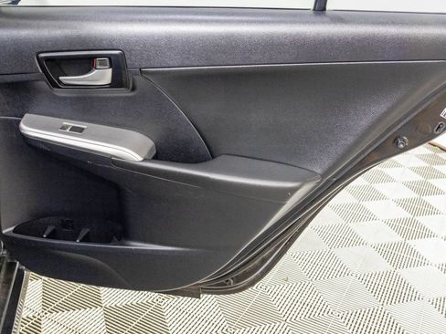 Used 2012 Toyota Camry SE w/ Leather Pkg FWD image 45