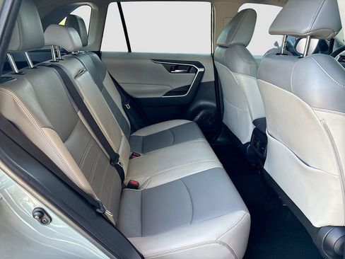 Certified 2021 Toyota RAV4 XLE Premium w/ Carpet Mat Package (TMS) FWD image 22