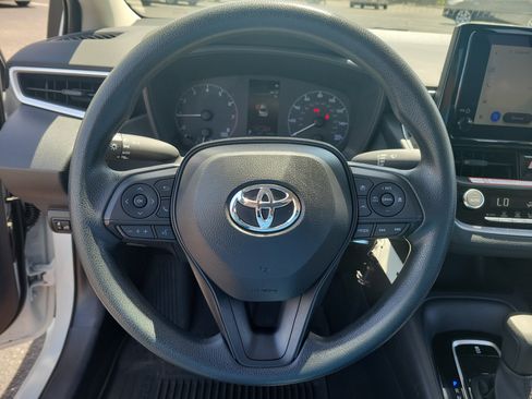 Used 2025 Toyota Corolla LE FWD image 21