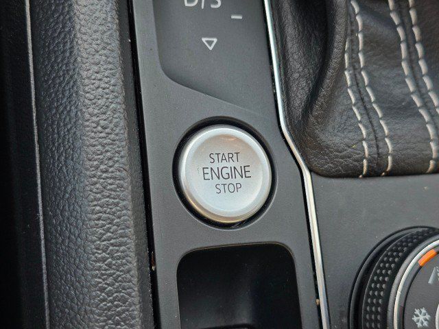 Used 2023 Volkswagen Atlas SEL AWD/4WD image 44