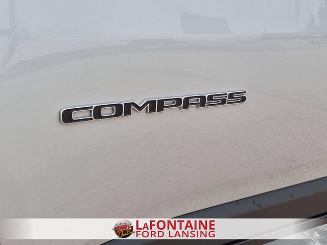 Used 2024 Jeep Compass Latitude AWD/4WD image 10