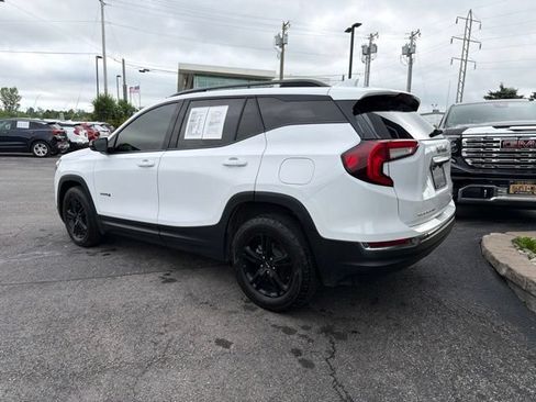Used 2023 GMC Terrain AT4 AWD/4WD image 3