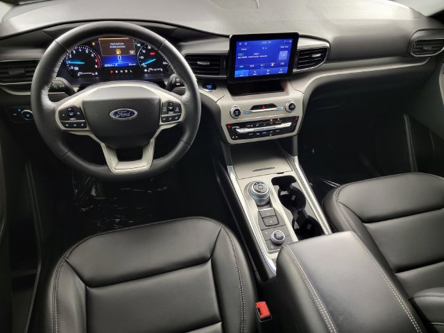 Certified 2024 Ford Explorer XLT w/ Equipment Group 202A AWD/4WD image 32