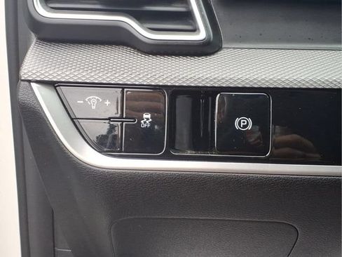 Used 2023 Kia Sportage LX FWD image 15