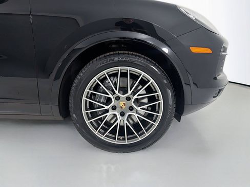 Certified 2023 Porsche Cayenne Platinum Edition AWD/4WD image 30
