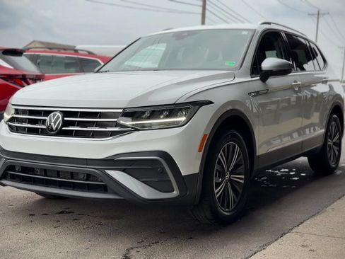 Used 2024 Volkswagen Tiguan SE AWD/4WD image 5