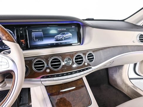 Used 2017 Mercedes-Benz S 550 Sedan w/ Premium Package image 13