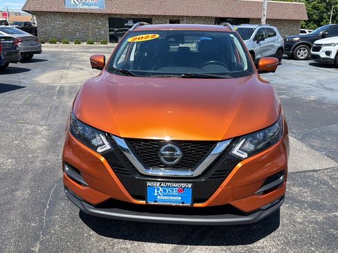 Used 2022 Nissan Rogue Sport SV w/ Technology Package AWD/4WD image 2