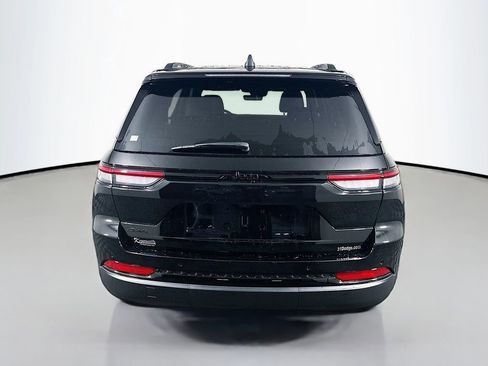 New 2025 Jeep Grand Cherokee Altitude image 6