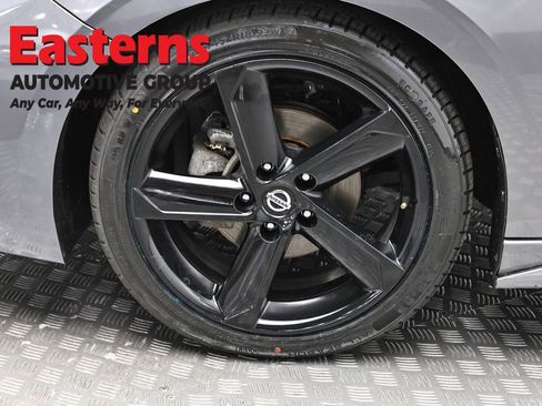 Used 2023 Nissan Sentra SR w/ SR Premium Package image 32