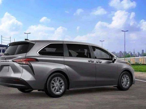 New 2026 Toyota Sienna LE AWD/4WD image 10