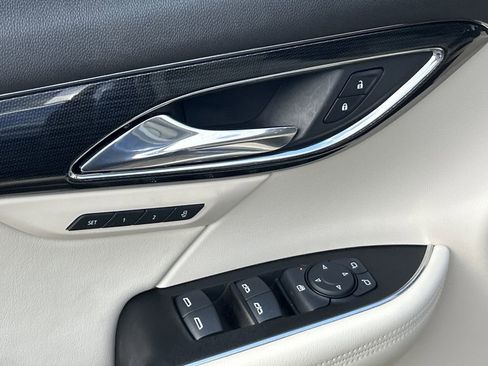 Certified 2022 Buick Envision Essence w/ Technology Package I image 19