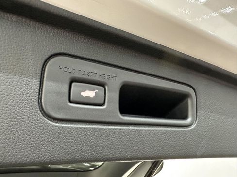 Certified 2023 Honda Pilot Touring image 33