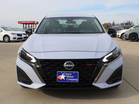 Used 2024 Nissan Altima 2.5 SR image 2