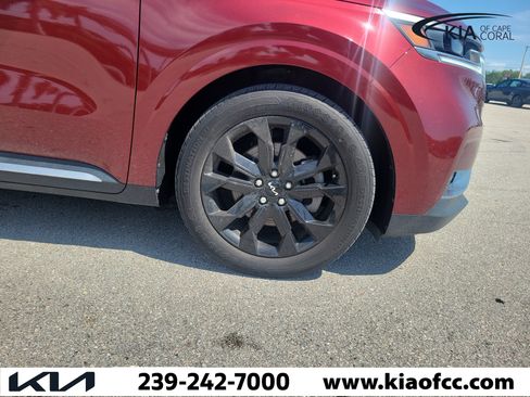 Certified 2023 Kia Carnival SX FWD image 7