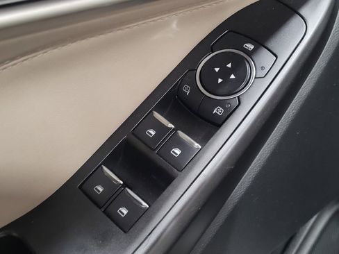 Used 2020 Ford Explorer XLT w/ Equipment Group 202A image 27