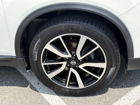 Used 2020 Nissan Rogue SL w/ Premium Package AWD/4WD image 11
