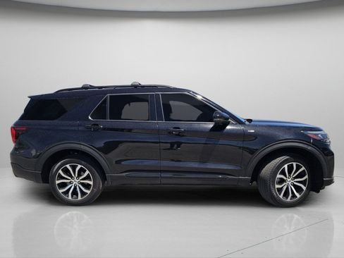Used 2025 Ford Explorer ST-Line AWD/4WD image 24