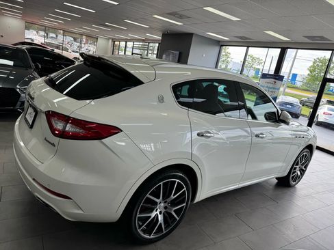 Used 2017 Maserati Levante w/ Sport Package image 4