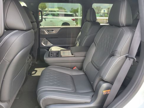 New 2026 INFINITI QX80 Autograph w/ Premium Cargo Package AWD/4WD image 17