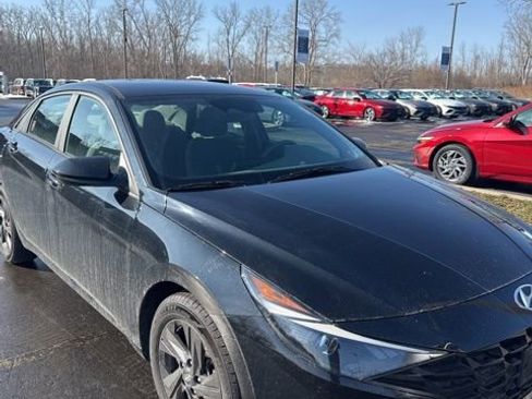 Certified 2023 Hyundai Elantra SEL w/ Cargo Package image 5