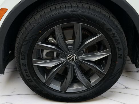 Used 2023 Volkswagen Tiguan SE image 5