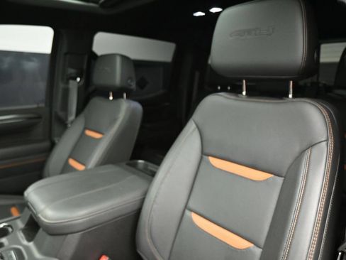 Used 2025 GMC Sierra 1500 AT4 w/ AT4 Preferred Package AWD/4WD image 13