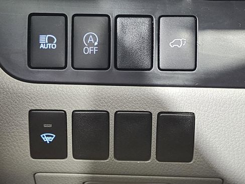 Used 2018 Toyota Highlander XLE image 11