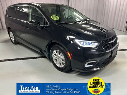 Used 2024 Chrysler Pacifica Touring-L