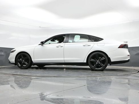 Used 2024 Honda Accord Sport image 40