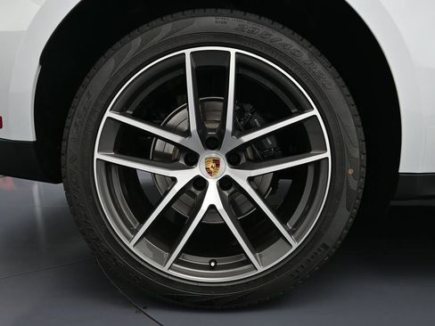 Used 2026 Porsche Macan AWD/4WD image 26