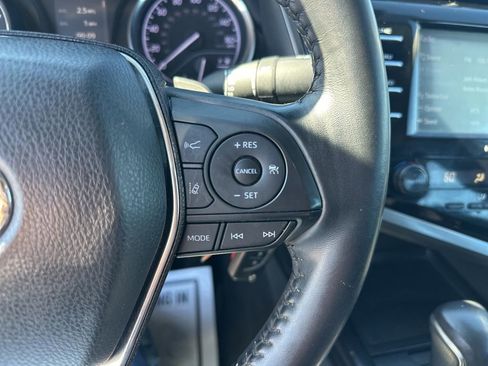 Used 2020 Toyota Camry SE image 19