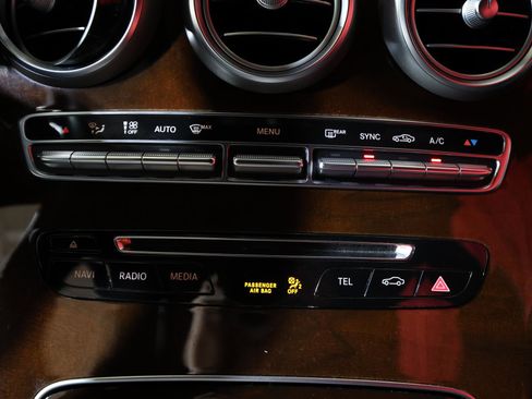 Used 2017 Mercedes-Benz GLC 300 image 25