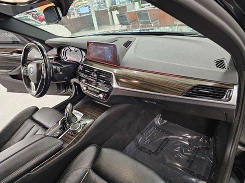 Used 2019 BMW 530i xDrive w/ Convenience Package AWD/4WD image 15