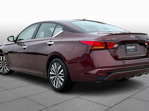 Used 2025 Nissan Altima 2.5 SV image 11