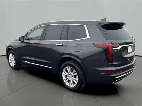 Used 2023 Cadillac XT6 Luxury image 3