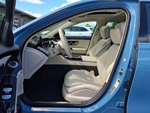 Certified 2025 Mercedes-Benz S 580 4MATIC Sedan image 14