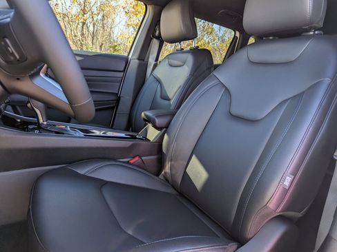 New 2026 Jeep Compass Limited image 10