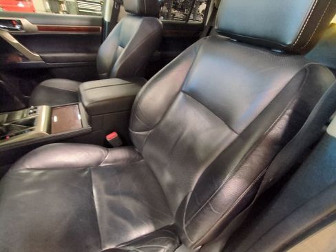 Used 2018 Lexus GX 460 image 8