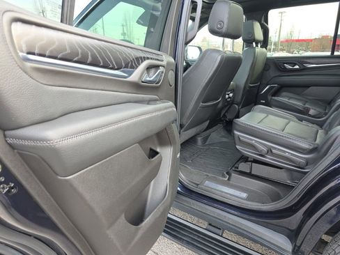 Used 2021 GMC Yukon Denali w/ Denali Premium Package image 13